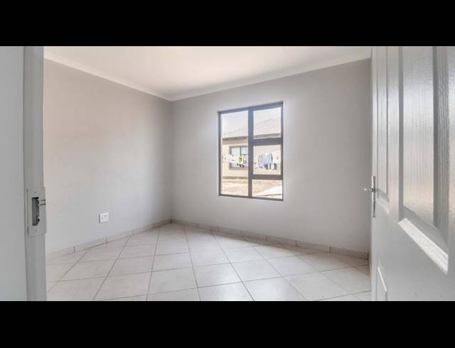 2 BEDROOM HOUSE FOR SALE IN SELCOURT